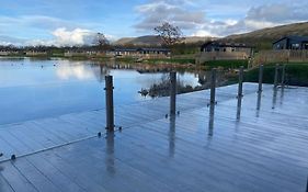 Luxurious And Peaceful Lakeside House, Clitheroe
